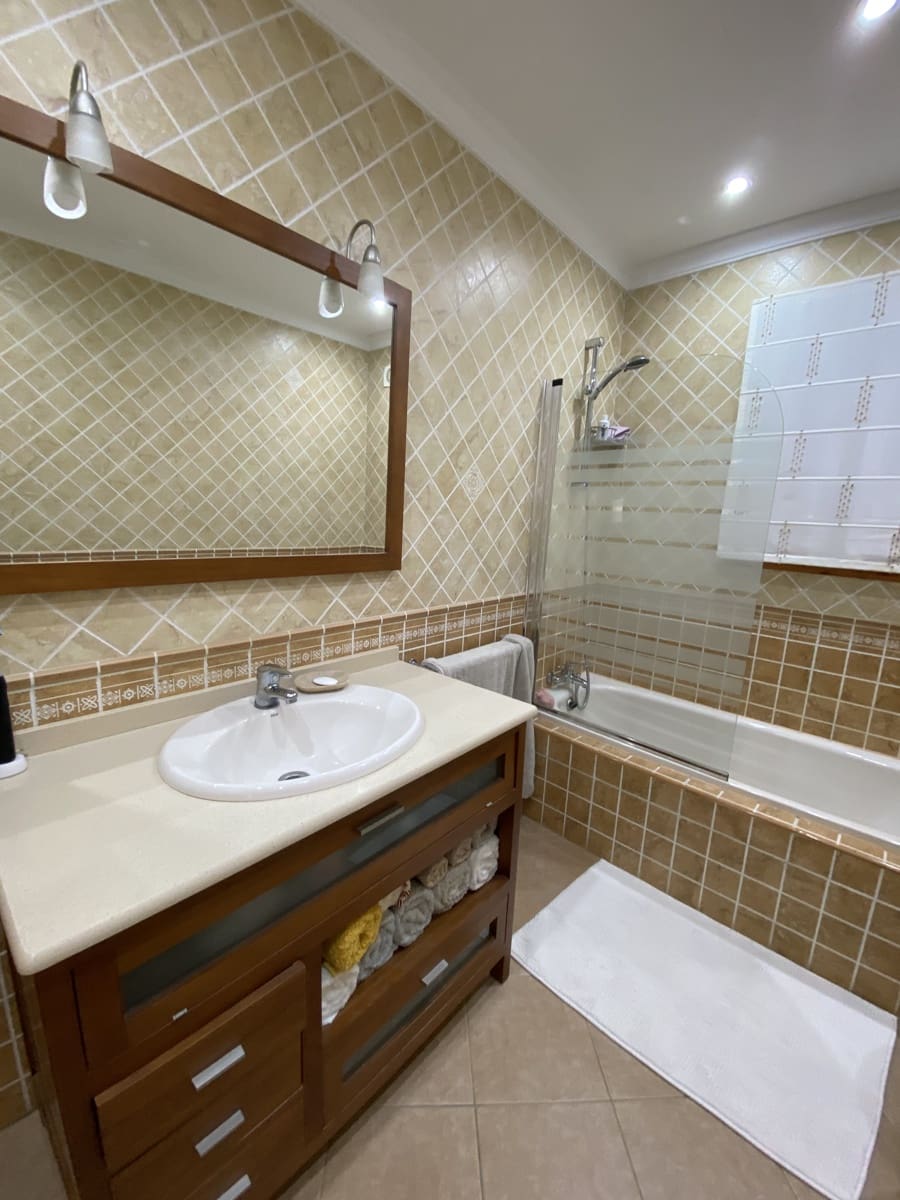 5 slaapkamer Villa te koop in Villanueva del Trabuco met zwembad garage - € 390.000 (Ref: 9955643)