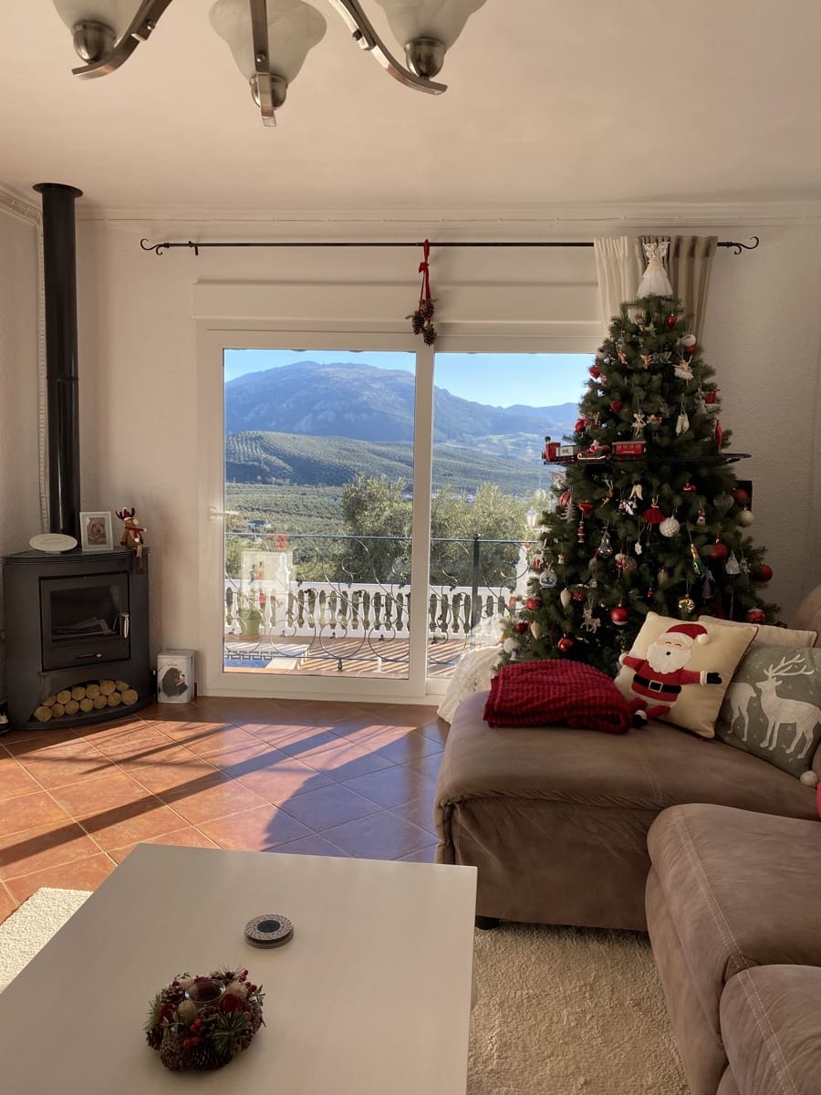 5 slaapkamer Villa te koop in Villanueva del Trabuco met zwembad garage - € 390.000 (Ref: 9955643)