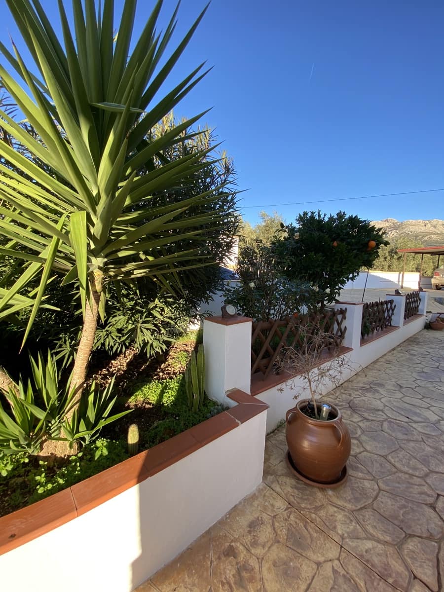 5 slaapkamer Villa te koop in Villanueva del Trabuco met zwembad garage - € 390.000 (Ref: 9955643)