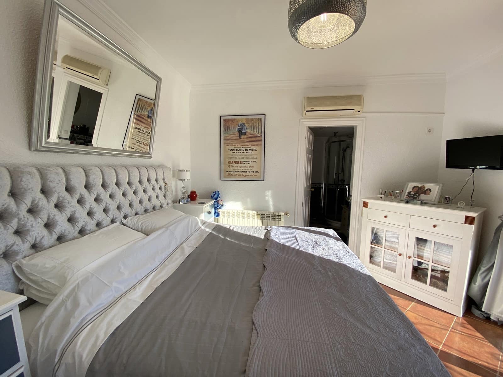 5 bedroom Villa for sale in Villanueva del Trabuco with pool garage - € 390,000 (Ref: 9955643)