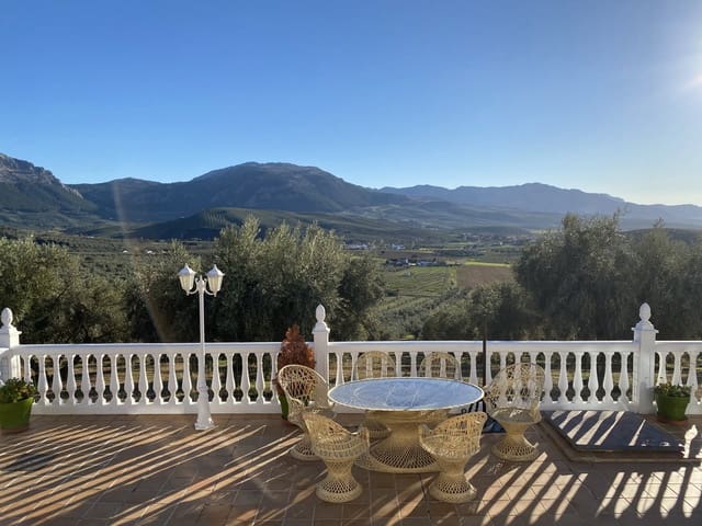 5 sovrum Villa till salu i Villanueva del Trabuco med pool garage - 390 000 € (Ref: 9955643)