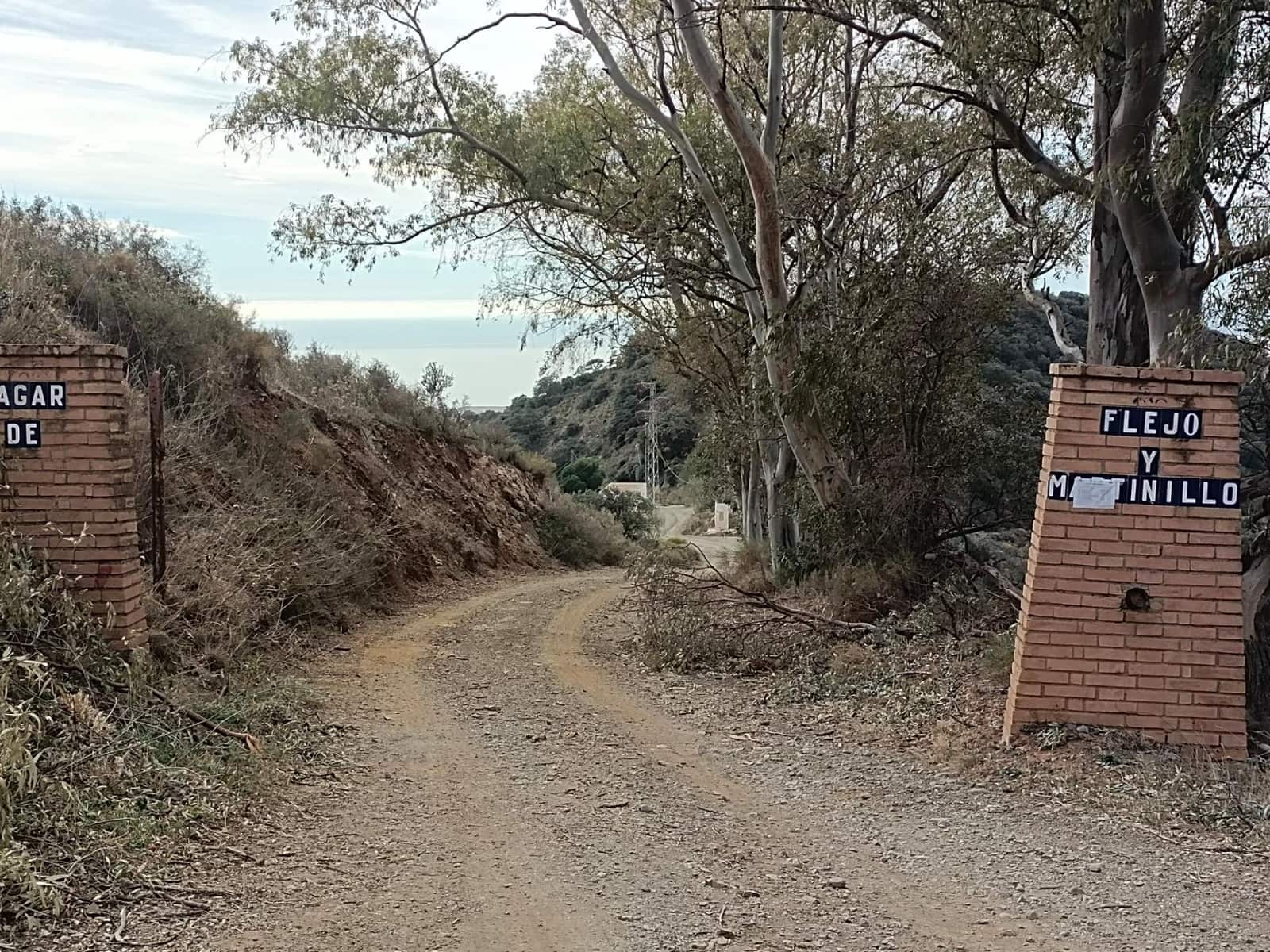 4 bedroom Finca/Country House for sale in Olias, Málaga city €