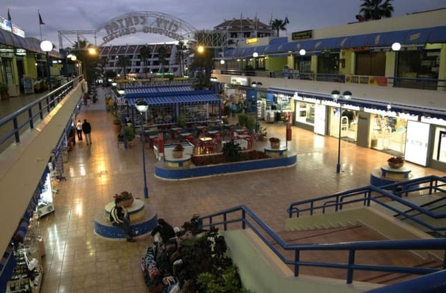 Local Commercial à vendre à Playa de las Americas, Arona avec garage - 2 500 000 € (Ref: 5247653)