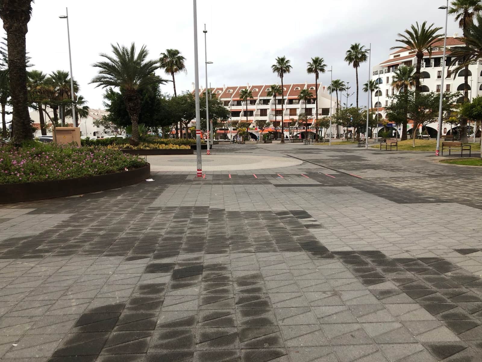 Kommersiell til salgs i Playa de las Americas med garasje - € 2 500 000 (Ref: 5247653)