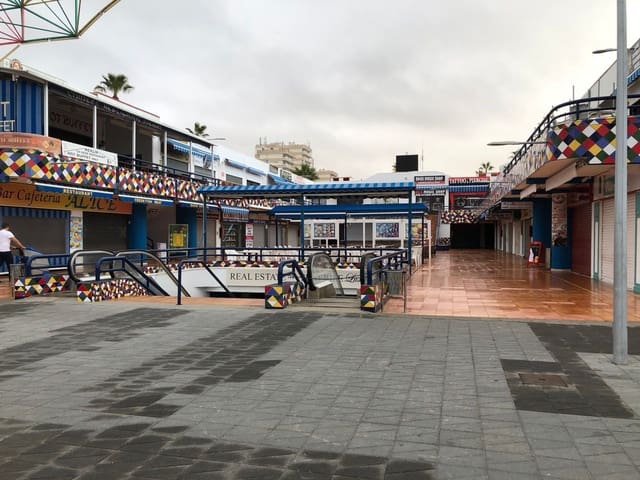 Local Commercial à vendre à Playa de las Americas, Arona avec garage - 2 500 000 € (Ref: 5247653)