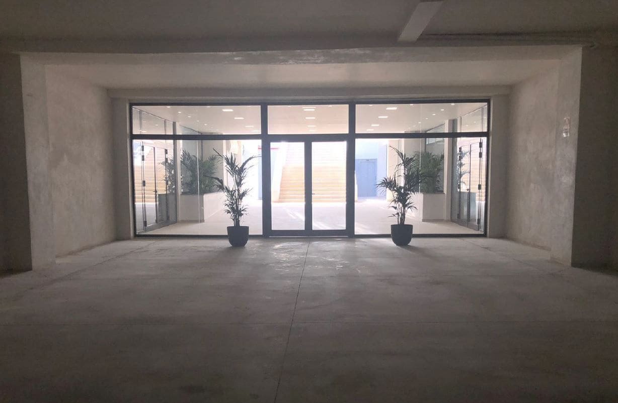 Kommersiell til salgs i Playa de las Americas med garasje - € 2 500 000 (Ref: 5247653)