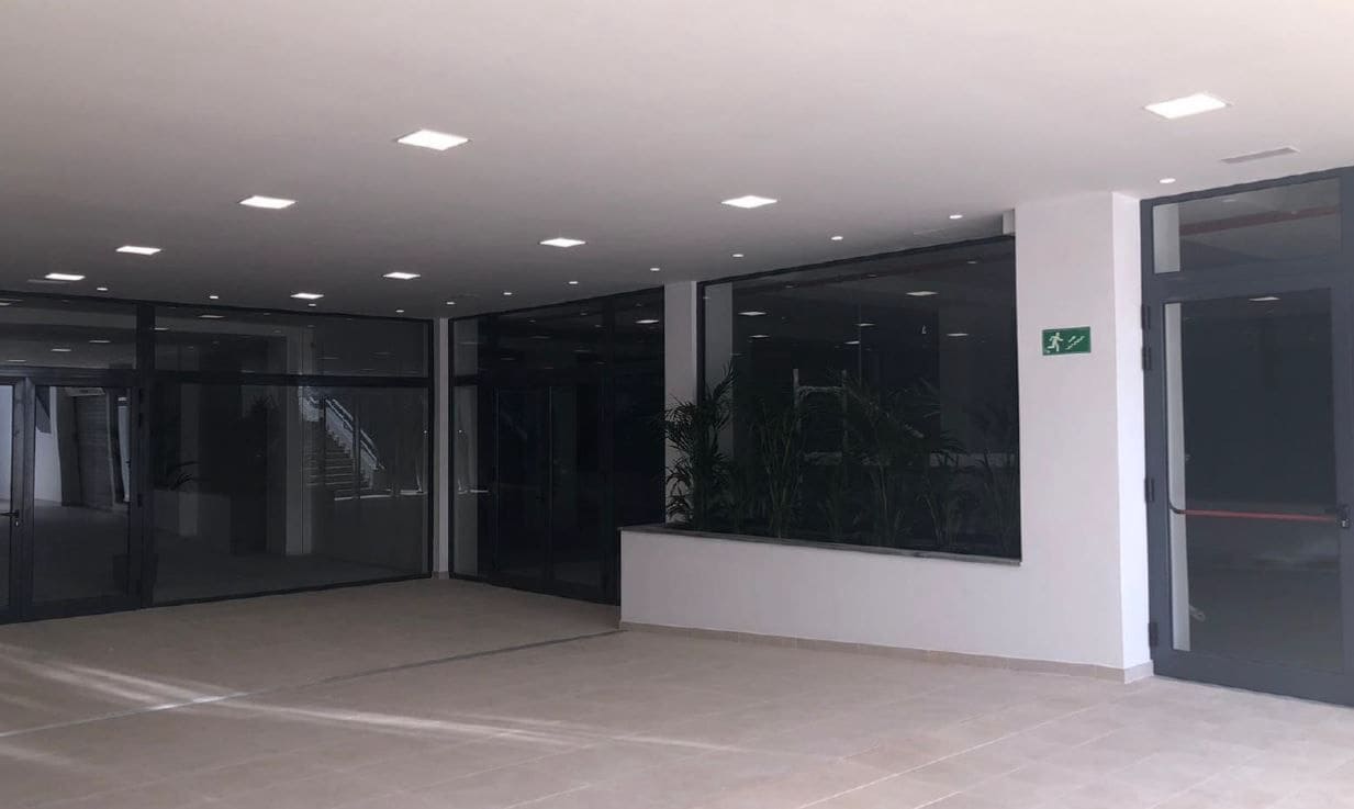 Kommersiell til salgs i Playa de las Americas med garasje - € 2 500 000 (Ref: 5247653)