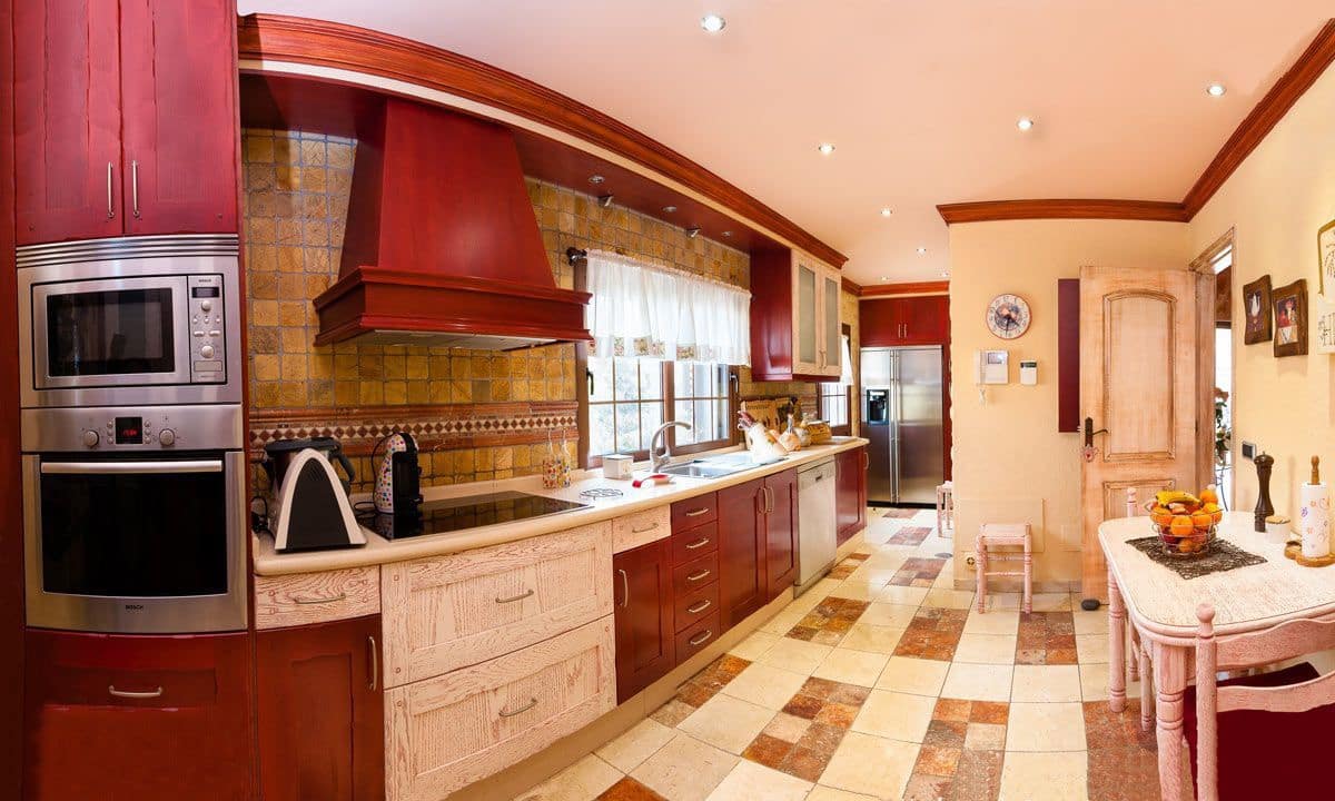 5 quarto Moradia para venda em Costa Adeje com garagem - 1 595 000 € (Ref: 5248364)