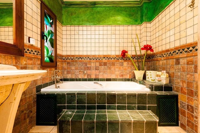 5 quarto Moradia para venda em Costa Adeje, Adeje com garagem - 1 595 000 € (Ref: 5248364)