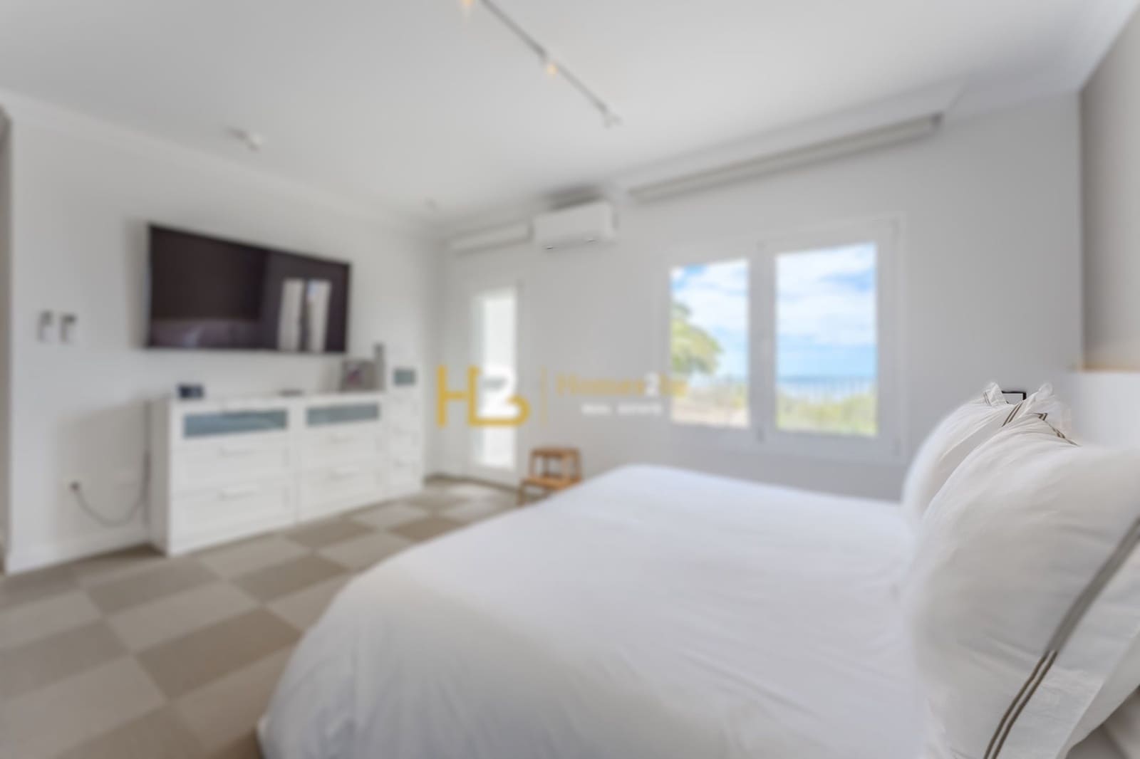 6 bedroom Villa for sale in Adeje with pool garage - € 2,850,000 (Ref: 6300807)