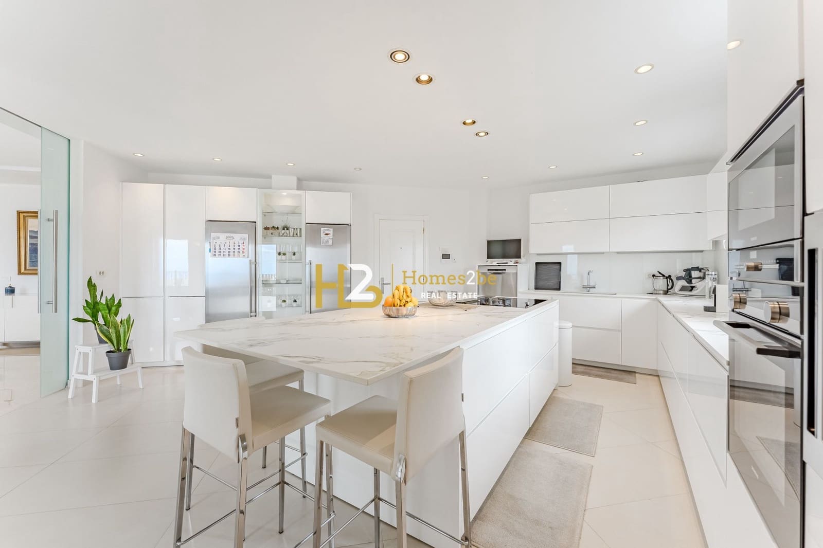 6 bedroom Villa for sale in Adeje with pool garage - € 2,850,000 (Ref: 6300807)