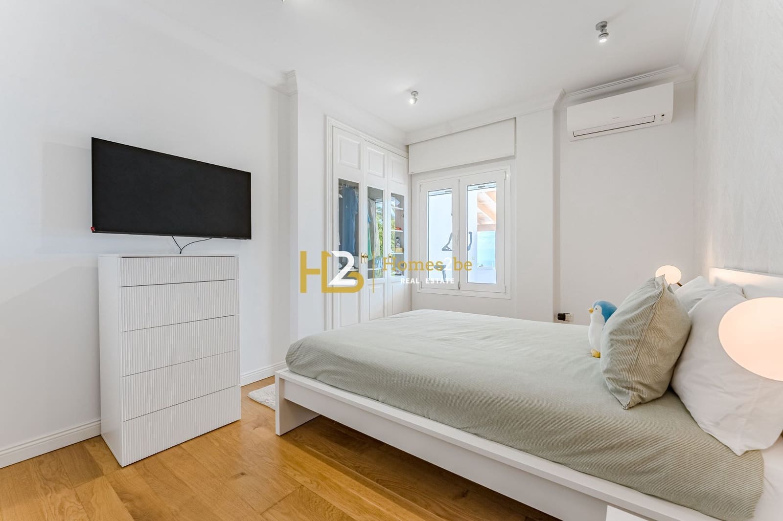 6 bedroom Villa for sale in Adeje with pool garage - € 2,850,000 (Ref: 6300807)