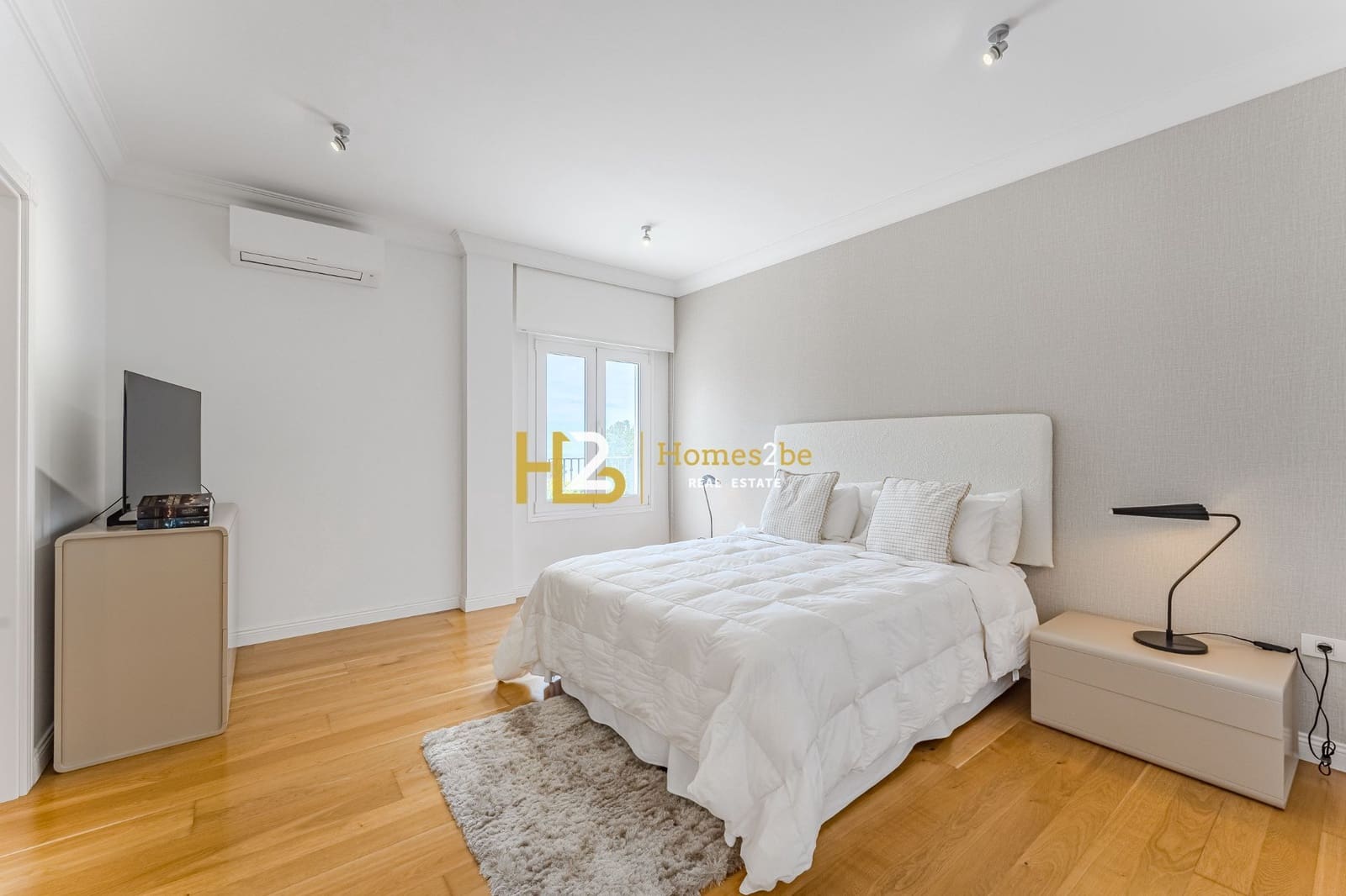 6 bedroom Villa for sale in Adeje with pool garage - € 2,850,000 (Ref: 6300807)