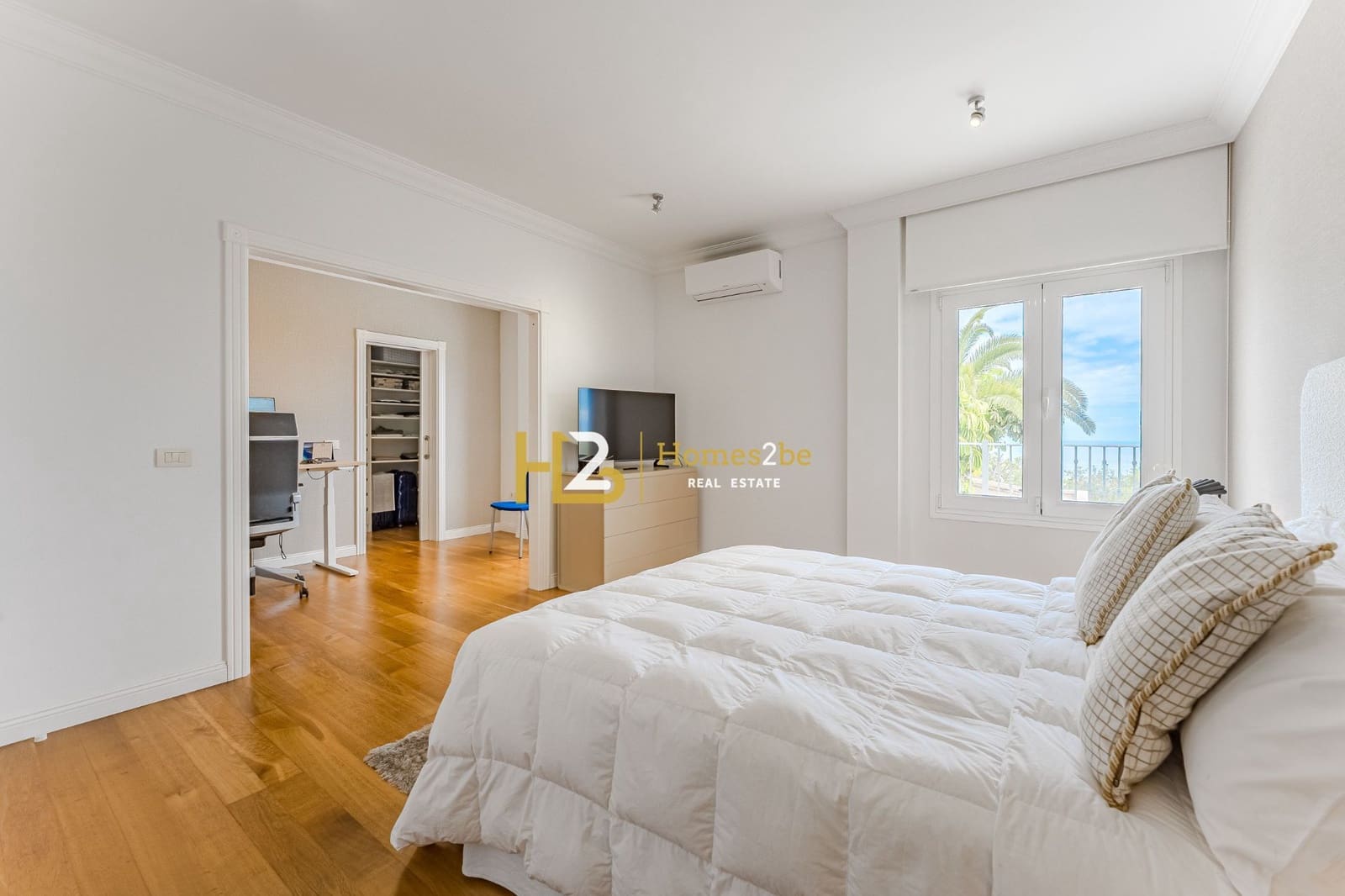 6 bedroom Villa for sale in Adeje with pool garage - € 2,850,000 (Ref: 6300807)