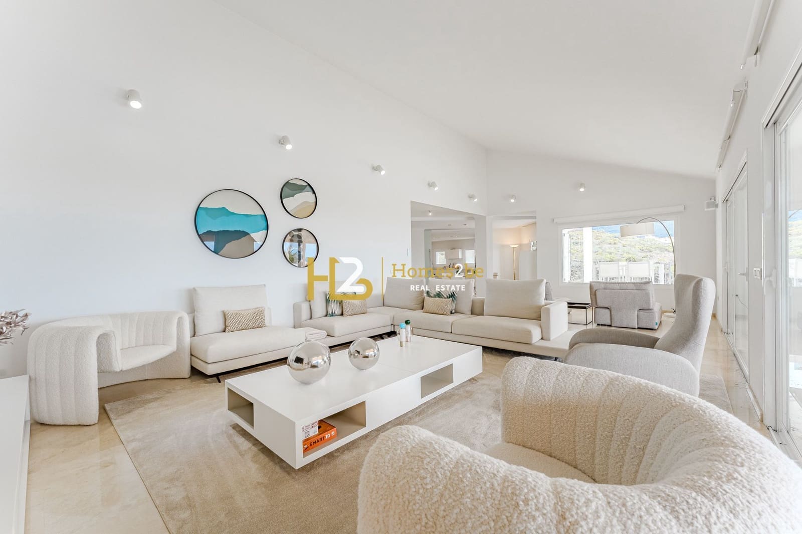 6 bedroom Villa for sale in Adeje with pool garage - € 2,850,000 (Ref: 6300807)