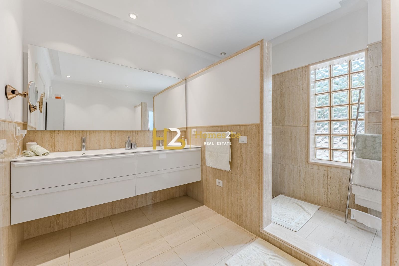 6 bedroom Villa for sale in Adeje with pool garage - € 2,850,000 (Ref: 6300807)