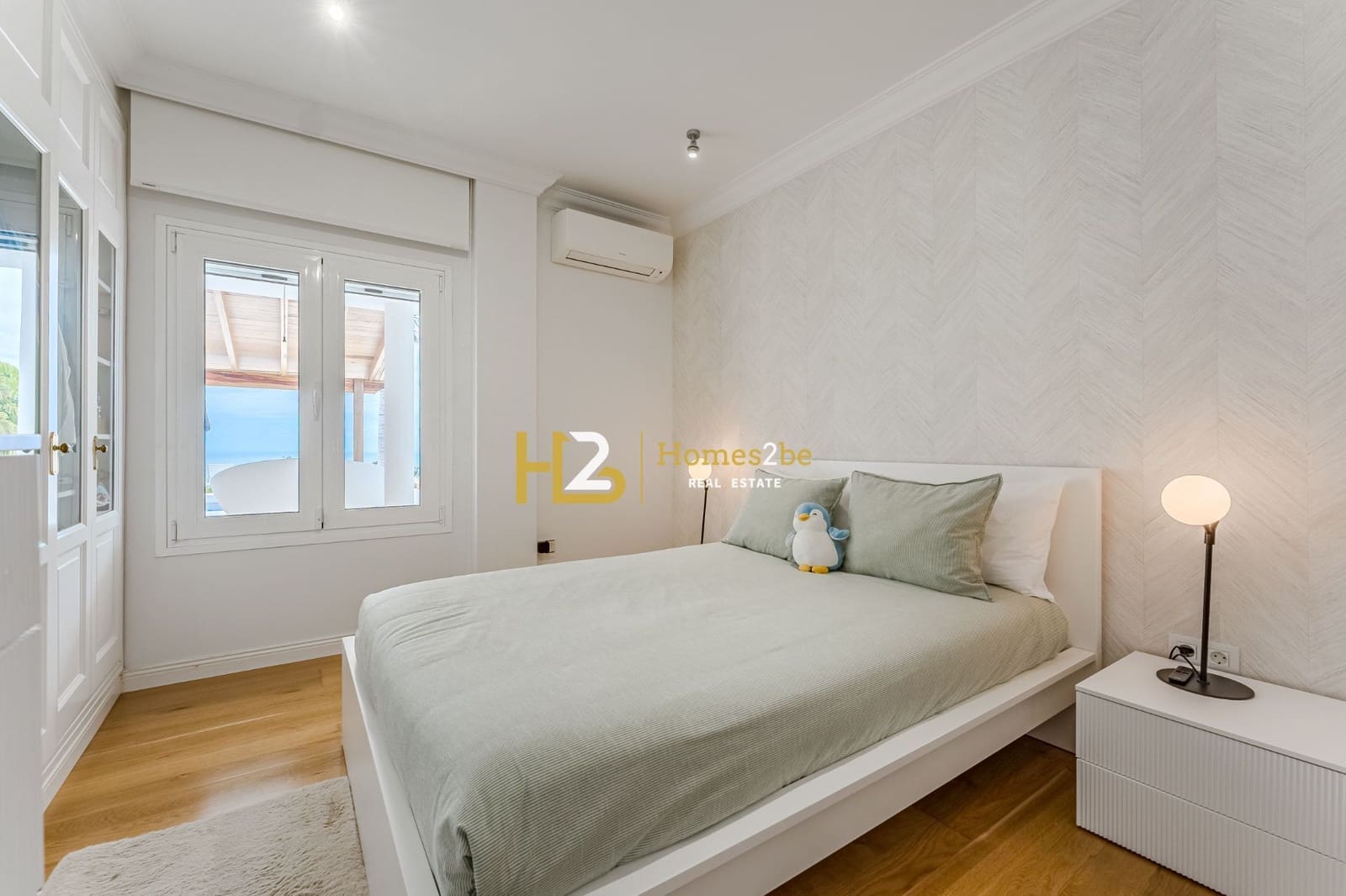 6 bedroom Villa for sale in Adeje with pool garage - € 2,850,000 (Ref: 6300807)