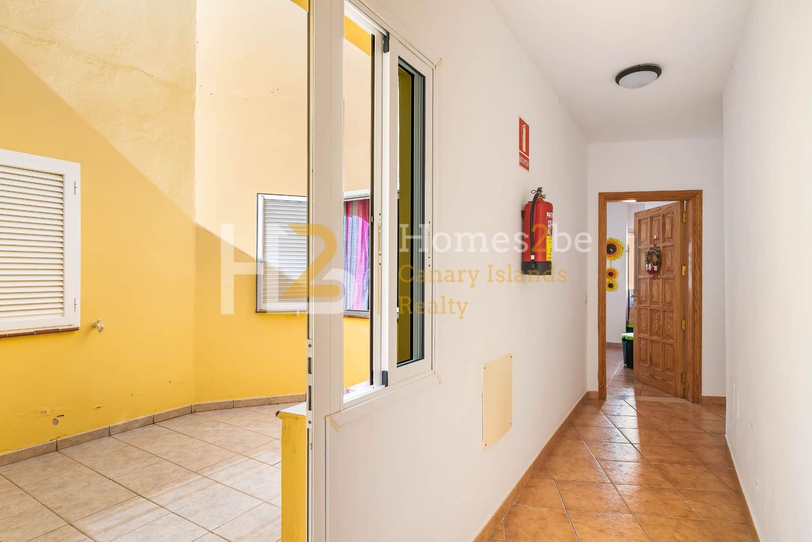 Commercial for sale in Arona with garage - € 1,250,000 (Ref: 7310650)