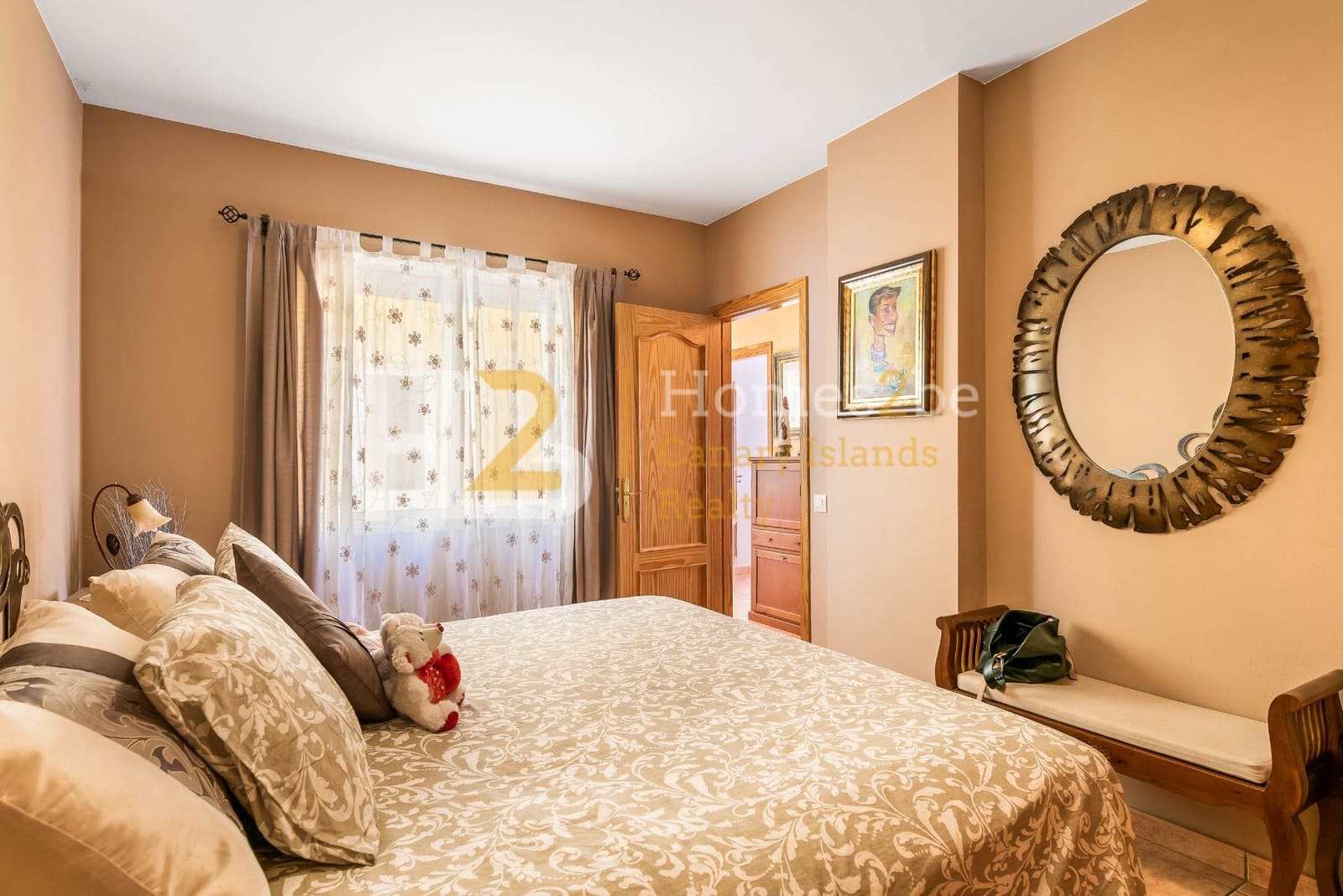 Commercial for sale in Arona with garage - € 1,250,000 (Ref: 7310650)