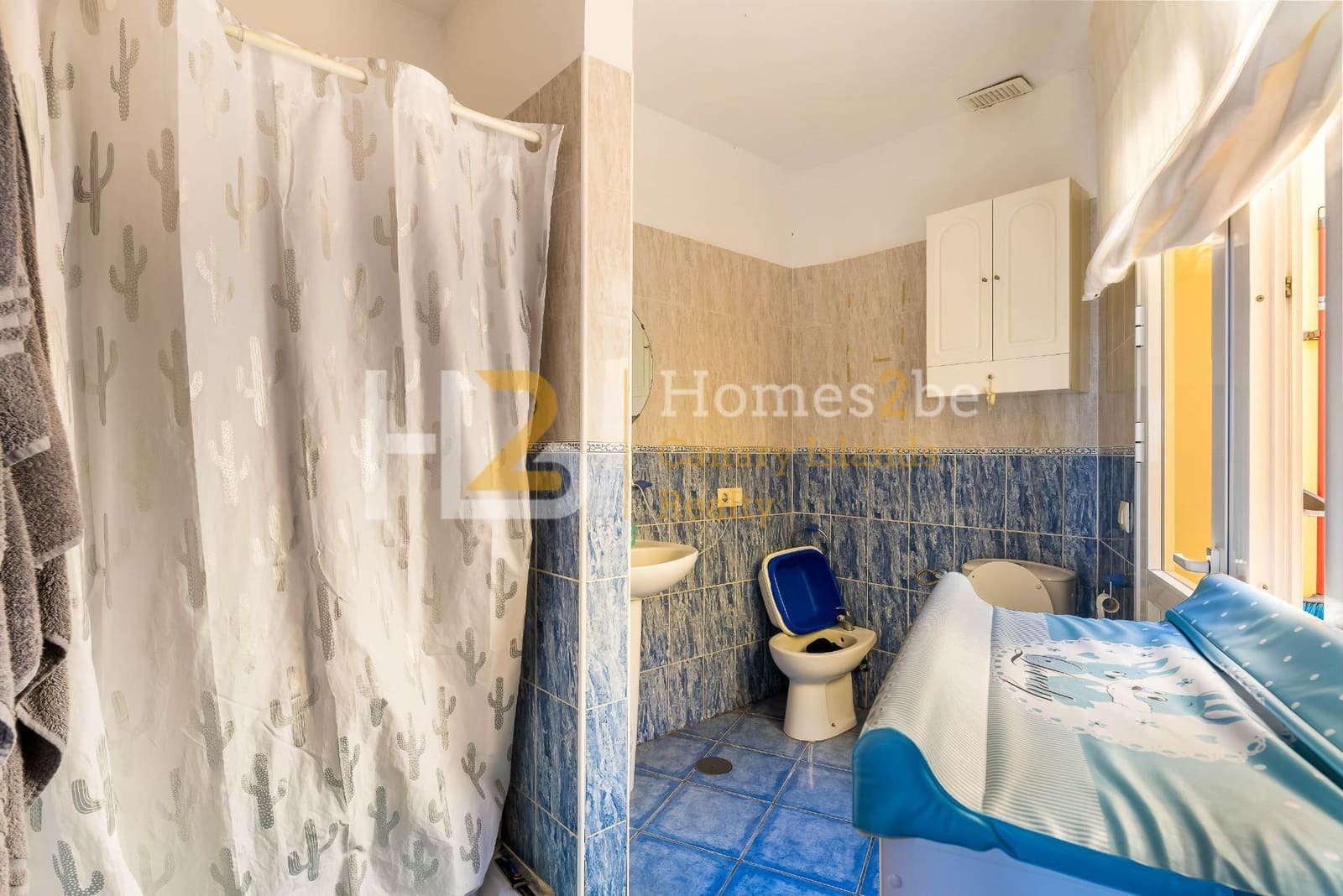 Commercial for sale in Arona with garage - € 1,250,000 (Ref: 7310650)