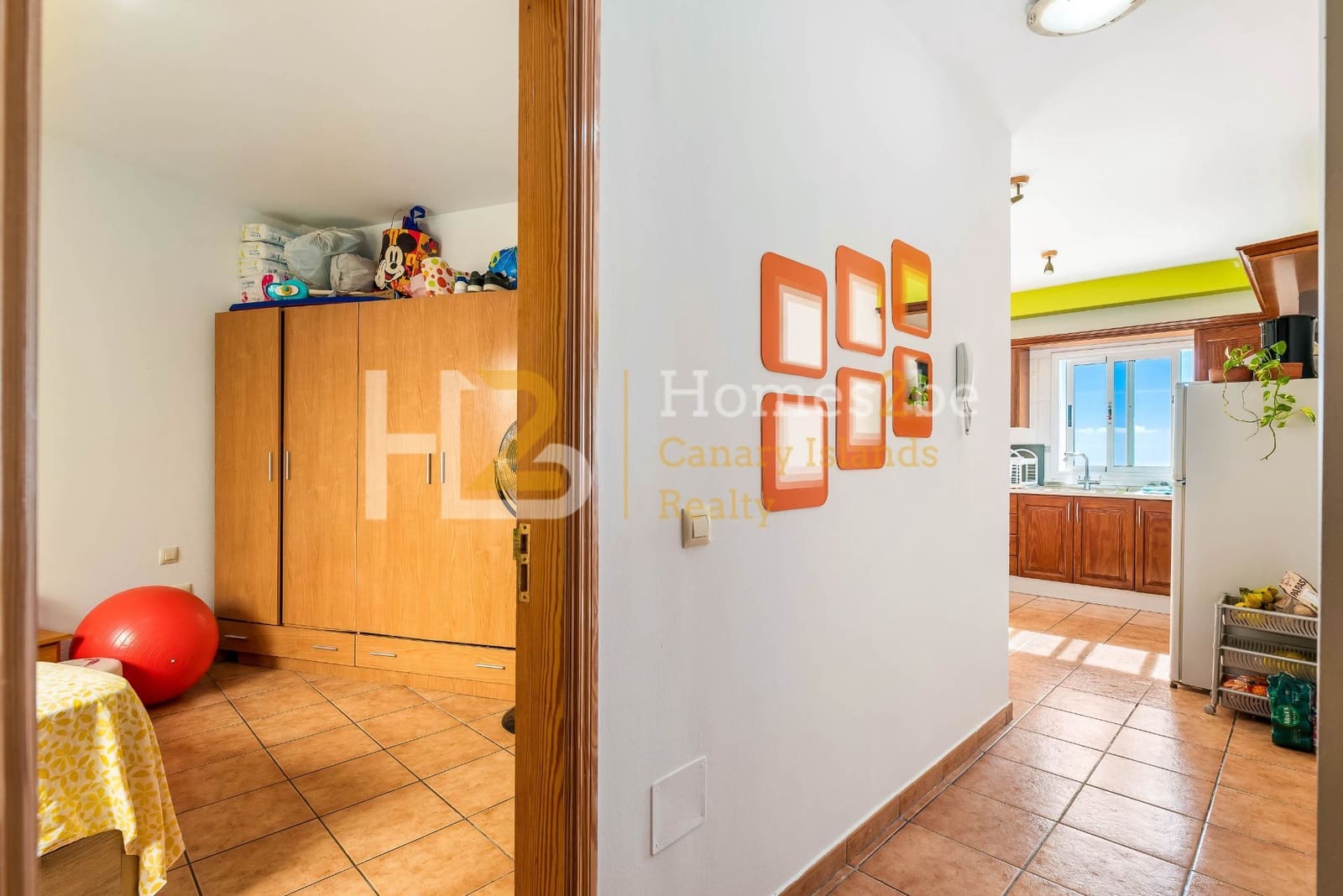 Commercial for sale in Arona with garage - € 1,250,000 (Ref: 7310650)