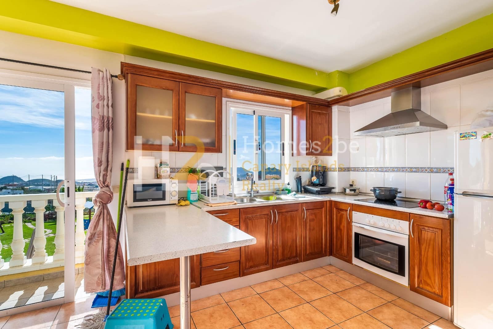 Commercial for sale in Arona with garage - € 1,250,000 (Ref: 7310650)