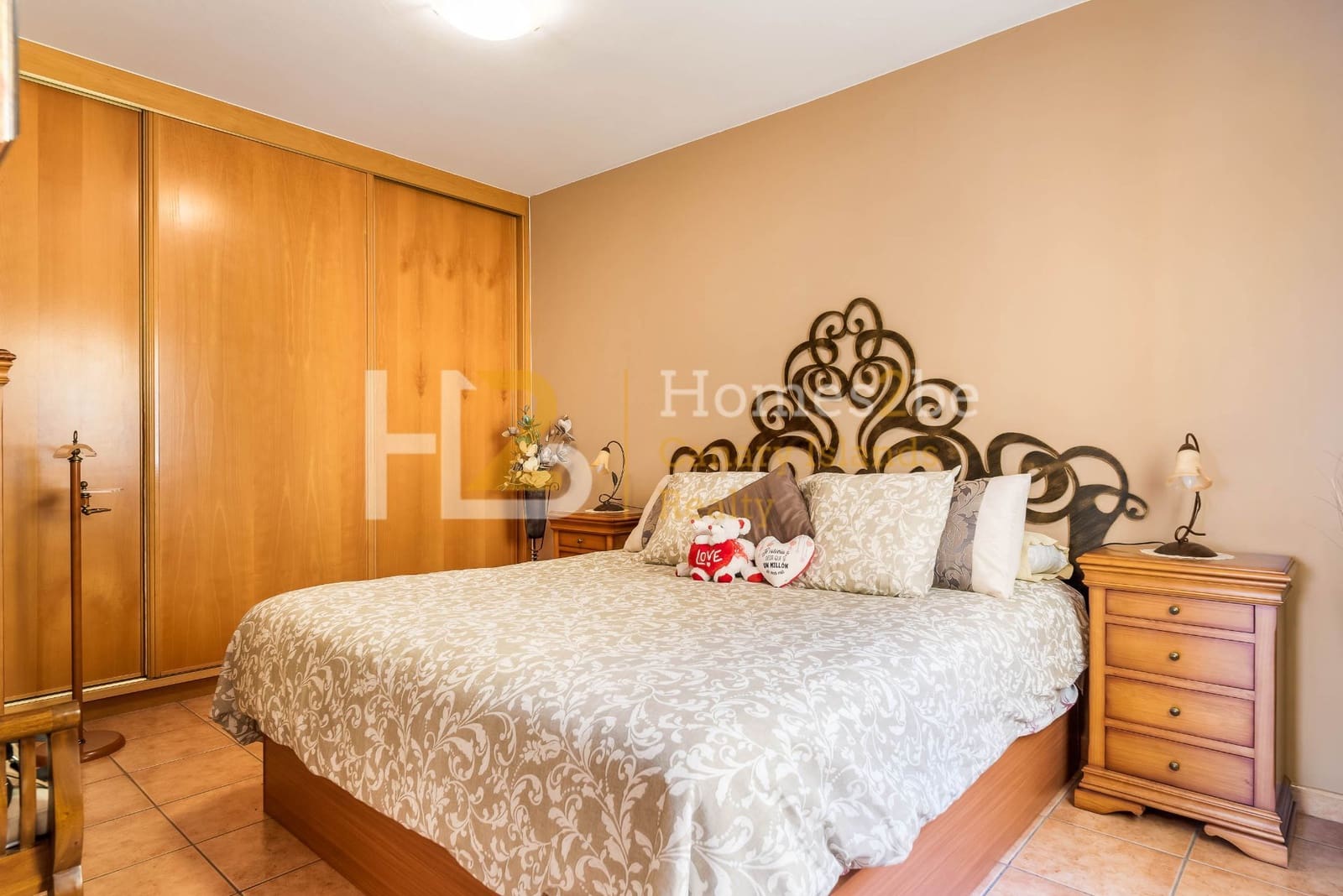 Commercial for sale in Arona with garage - € 1,250,000 (Ref: 7310650)