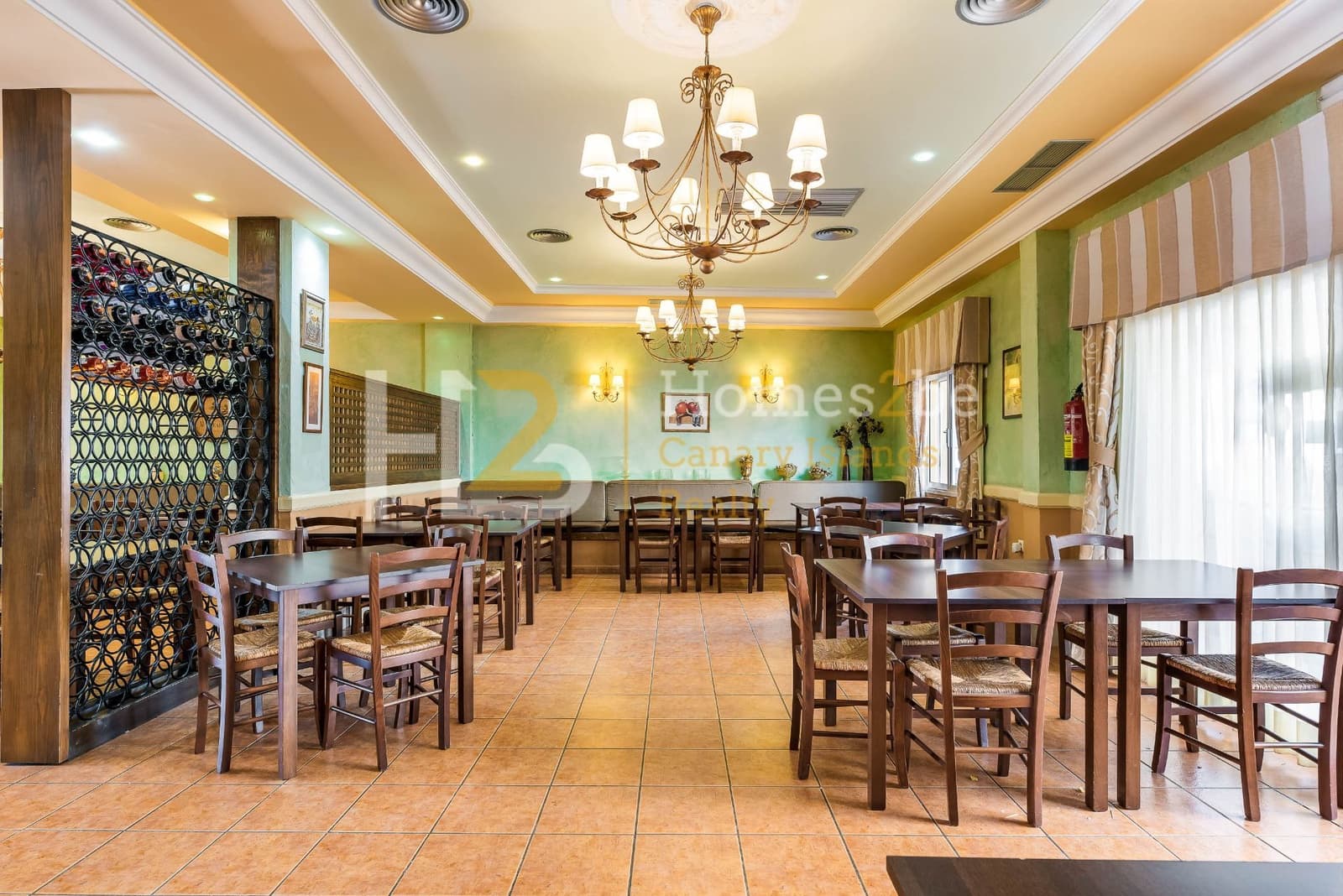 Commercial for sale in Arona with garage - € 1,250,000 (Ref: 7310650)