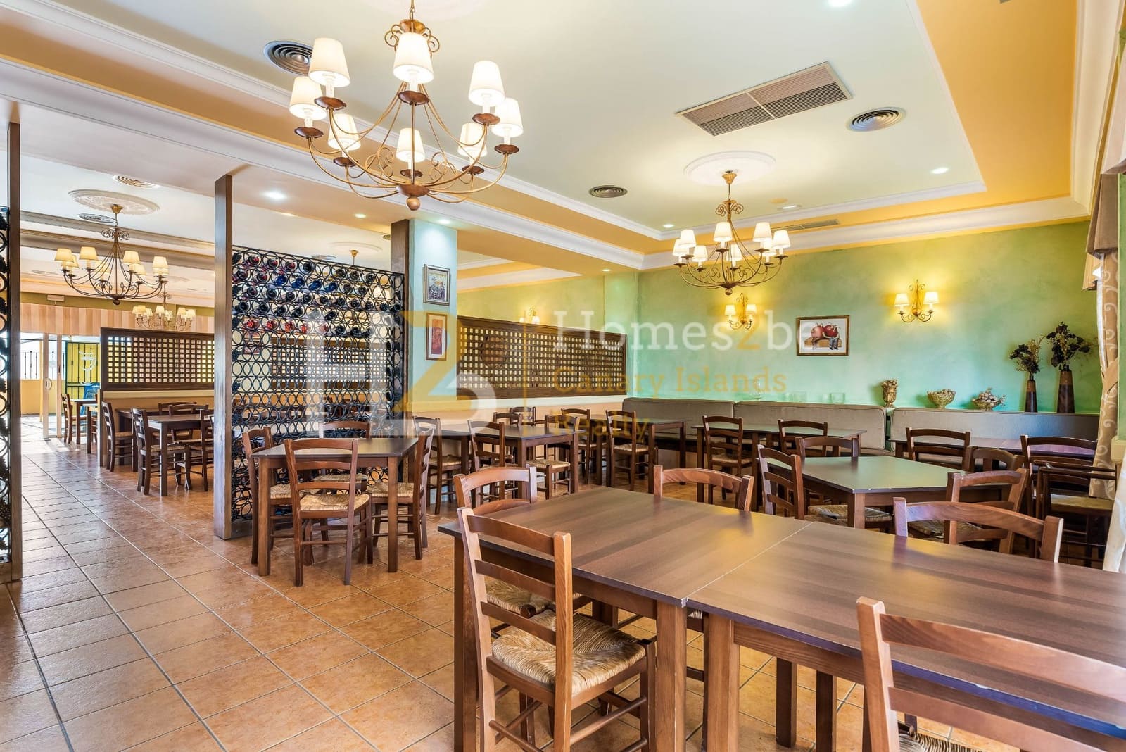 Commercial for sale in Arona with garage - € 1,250,000 (Ref: 7310650)