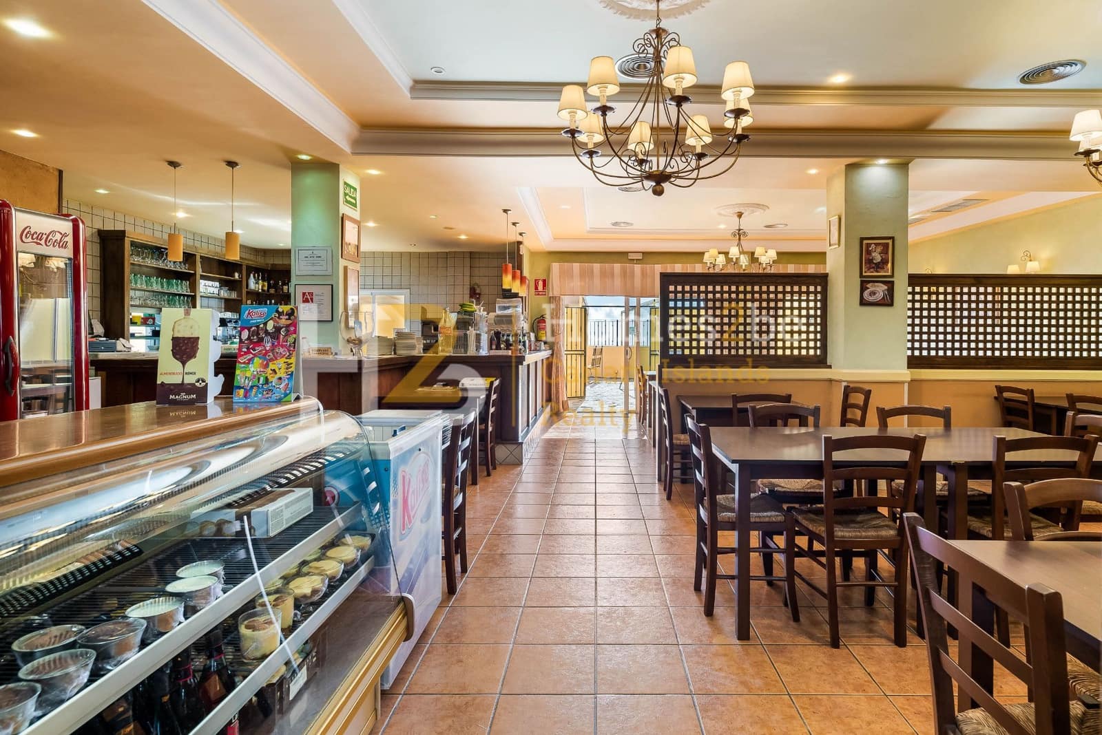 Commercial for sale in Arona with garage - € 1,250,000 (Ref: 7310650)