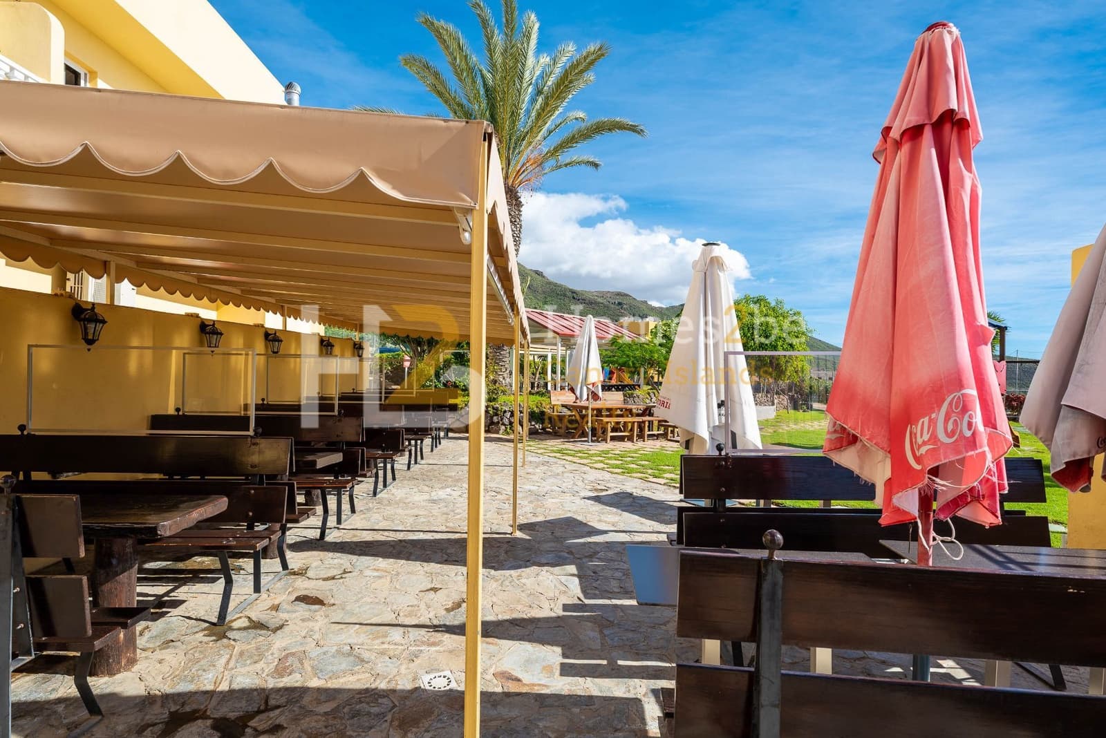 Commercial for sale in Arona with garage - € 1,250,000 (Ref: 7310650)