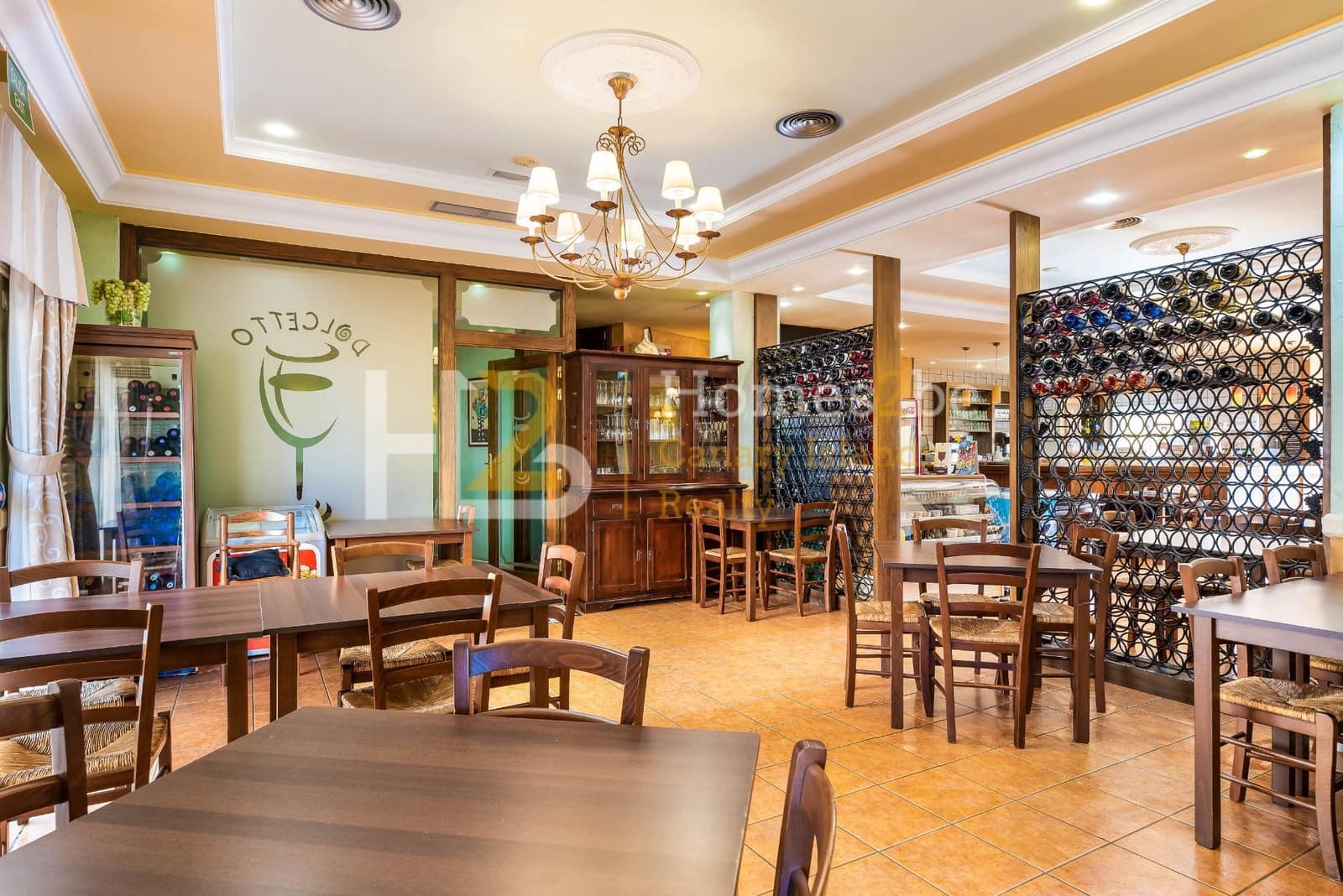 Commercial for sale in Arona with garage - € 1,250,000 (Ref: 7310650)