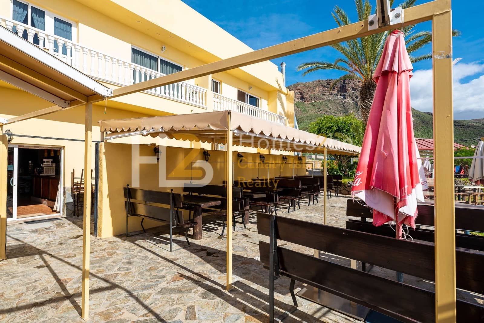 Commercial for sale in Arona with garage - € 1,250,000 (Ref: 7310650)