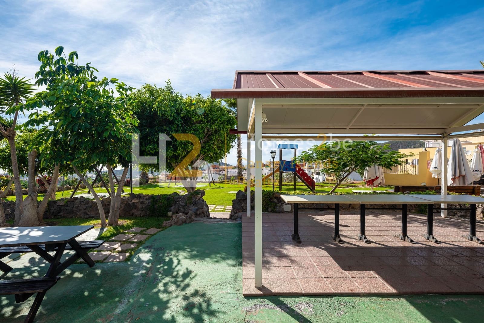 Commercial for sale in Arona with garage - € 1,250,000 (Ref: 7310650)