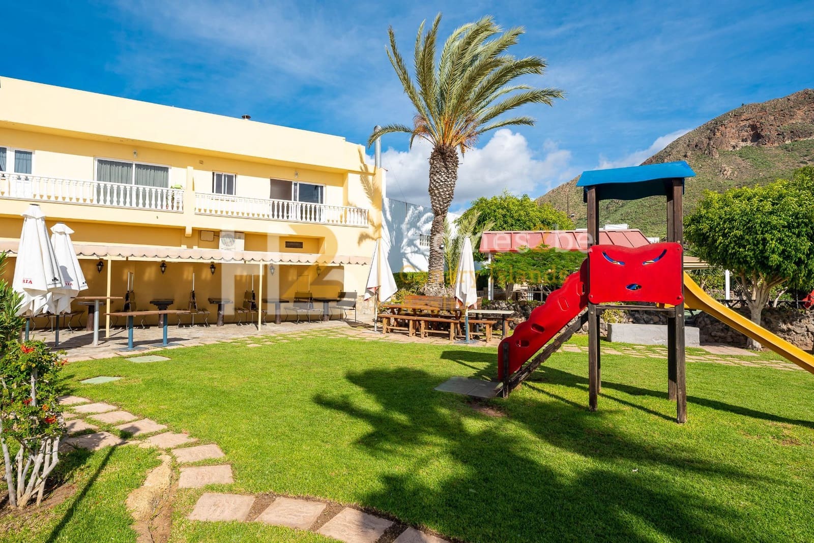 Commercial for sale in Arona with garage - € 1,250,000 (Ref: 7310650)