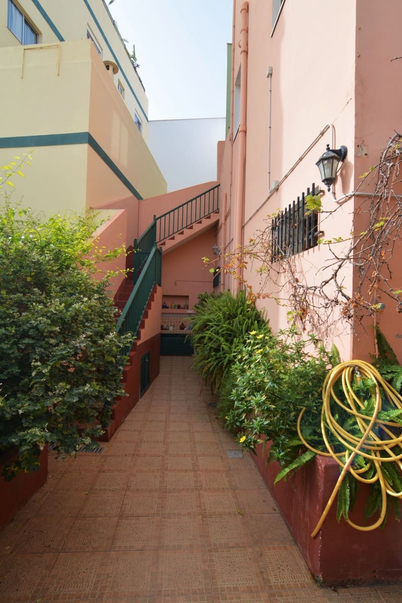 3 soveværelse Villa til salg i Puerto de la Cruz med garage - € 795.000 (Ref: 7522341)