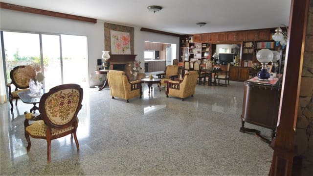 7 sypialnia Willa na sprzedaż w Los Realejos z basenem garażem - 850 000 € (Ref: 7602344)