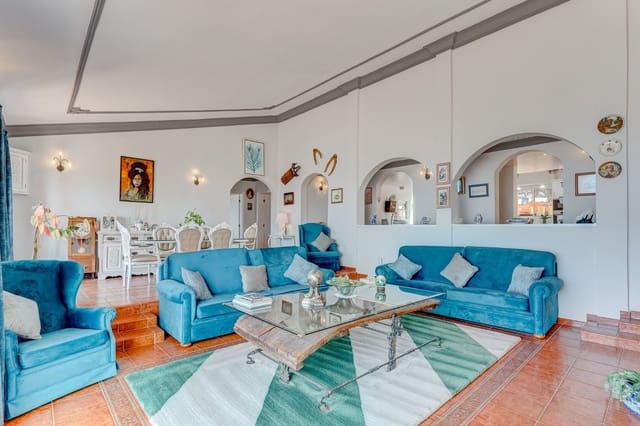 5 soverom Villa til salgs i Las Moraditas, Adeje med svømmebasseng garasje - € 1 595 000 (Ref: 7717357)