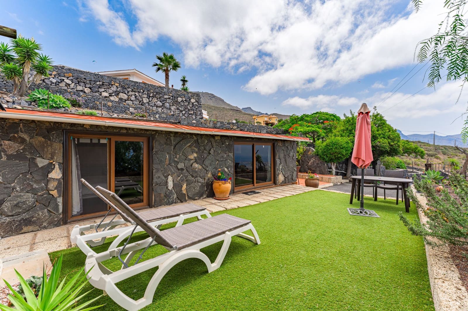 5 soveværelse Villa til salg i Las Moraditas med swimmingpool garage - € 1.595.000 (Ref: 7717357)