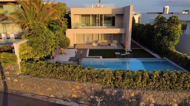 5 soveværelse Villa til salg i Costa Adeje, Adeje med swimmingpool garage - € 3.700.000 (Ref: 7754705)