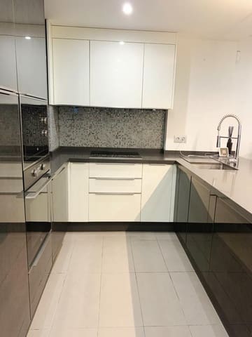 1 soverom Leilighet til salgs i Los Cristianos, Arona med svømmebasseng - € 365 000 (Ref: 8055537)