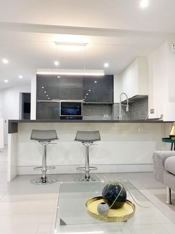 1 soverom Leilighet til salgs i Los Cristianos, Arona med svømmebasseng - € 365 000 (Ref: 8055537)