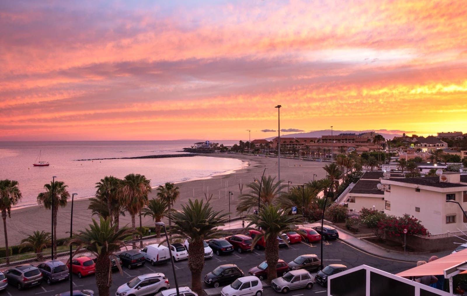 3 bedroom Apartment for sale in Los Cristianos - € 700,000 (Ref: 8982140)