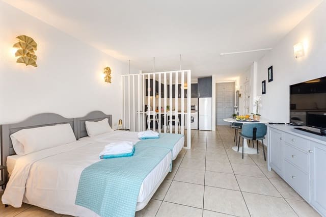 Apartamento de 1 habitación en Los Cristianos, Arona en alquiler con piscina - 1.500 € (Ref: 9081317)