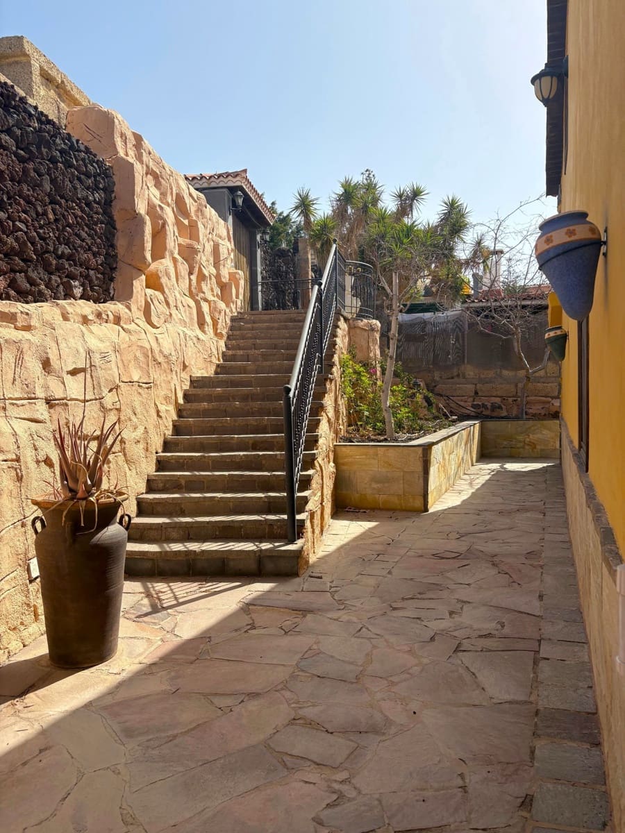 5 soverom Villa til salgs i Chayofa - € 750 000 (Ref: 9398216)