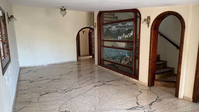 5 soveværelse Villa til salg i Chayofa, Arona - € 750.000 (Ref: 9398216)