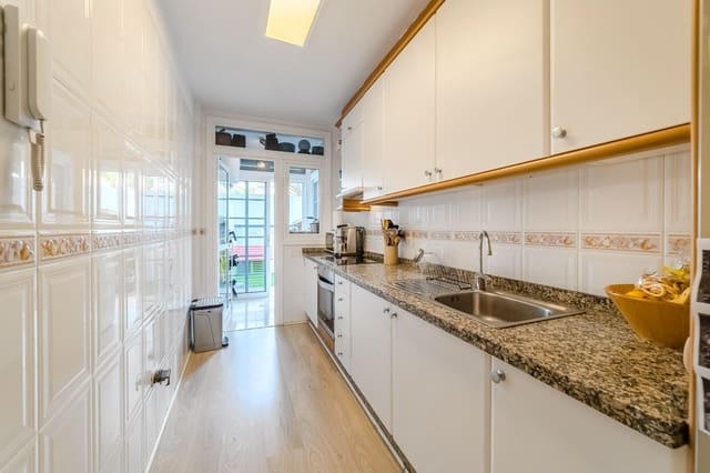 3 bedroom Apartment for sale in Callao Salvaje, Adeje with pool garage - € 350,000 (Ref: 9433137)