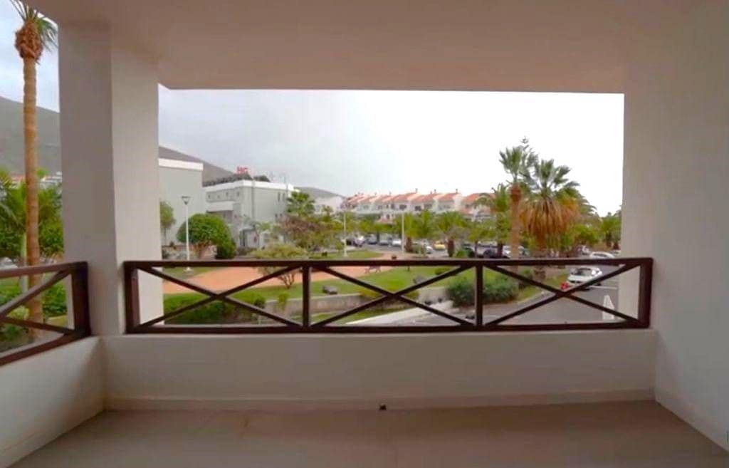 1 sypialnia Apartament do wynajęcia w Los Cristianos z basenem garażem - 1 950 € (Ref: 9436815)