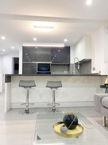 1 bedroom Apartment for rent in Los Cristianos, Arona with pool garage - € 1,950 (Ref: 9436815)