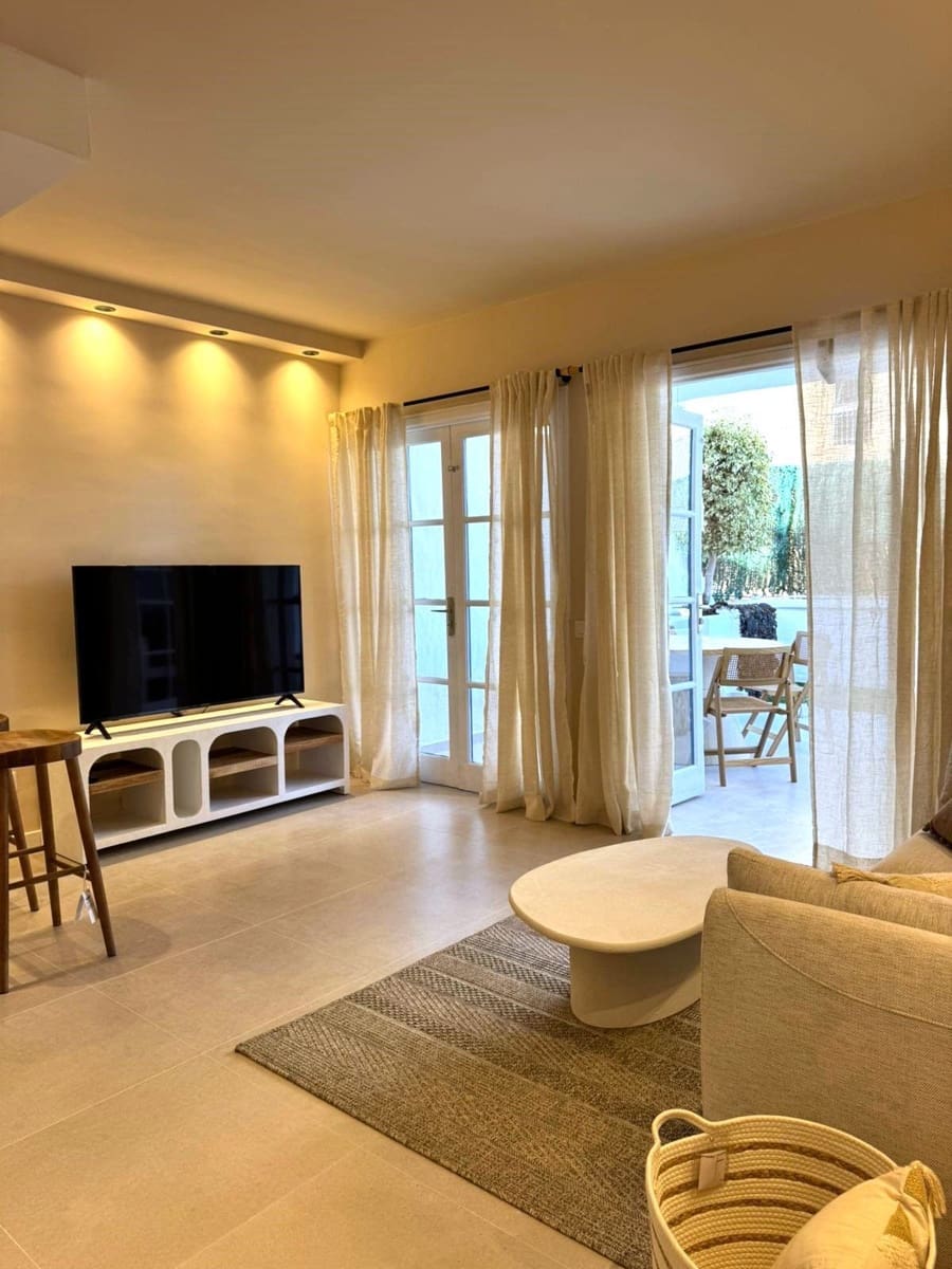 1 bedroom Apartment for sale in Playa Fanabe with pool - € 310,500 (Ref: 9501876)